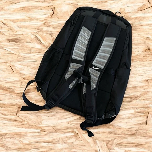 ✔️NWT✔️ NIKE Varsity Elite Backpack Black Metallic Silver - Picture 3 of 12